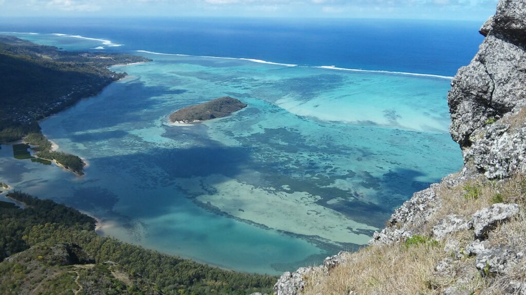 Blick auf Ilot Fourneau vom Le Morne aus