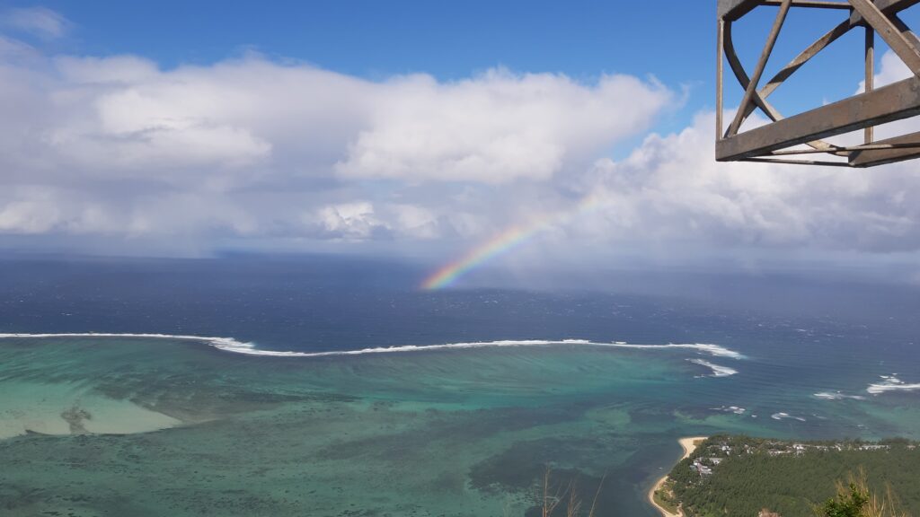 Am Gipfelkreuz des Le Morne